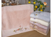 Рушники з ніжними квітами