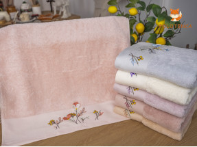 Рушники з ніжними квітами