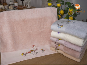 Рушники з ніжними квітами