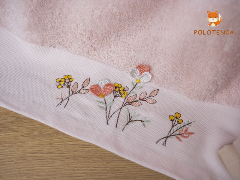 Рушники з ніжними квітами Рушники з ніжними квітами