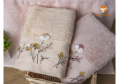 Рушники з ніжними квітами