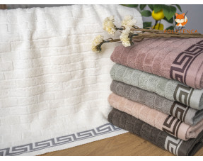  Рушники з візерунком версаче