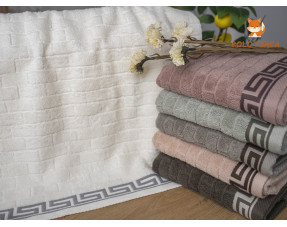  Рушники з візерунком версаче