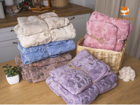 Набори рушників з квітами