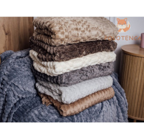 Двоспальний плед з тисненнями